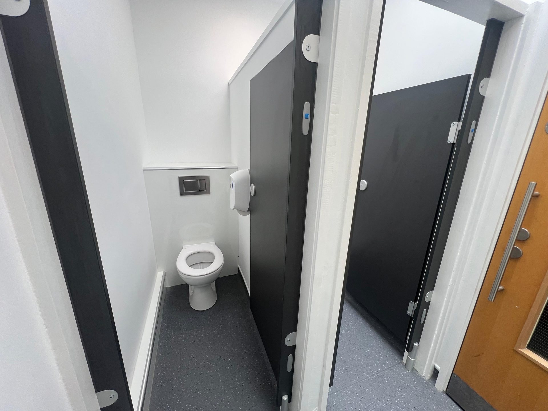 Flush plates and sanitaryware